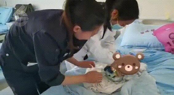 DƬ